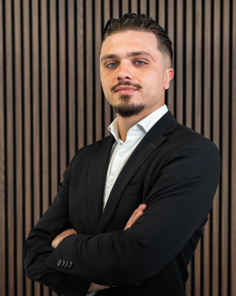 Julian Launay — Swissfinance SA